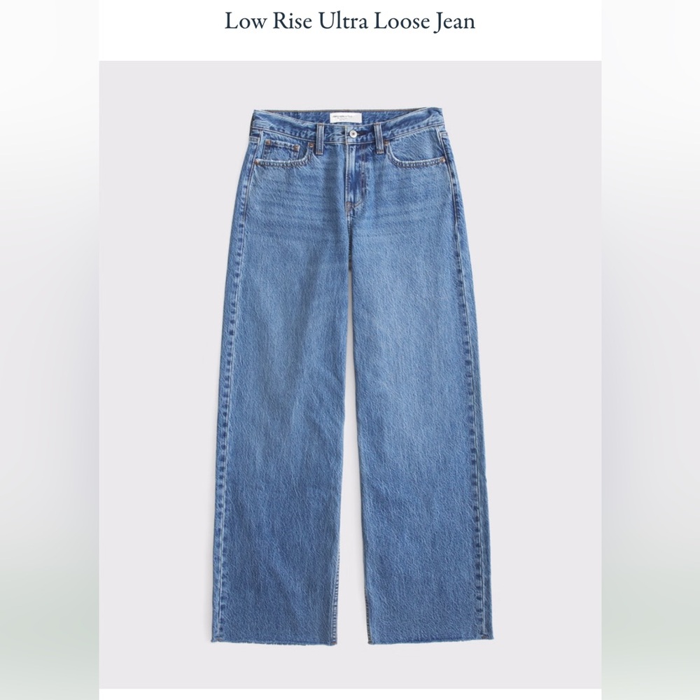 NWOT low rise loose jeans from Abercrombie. Size 30